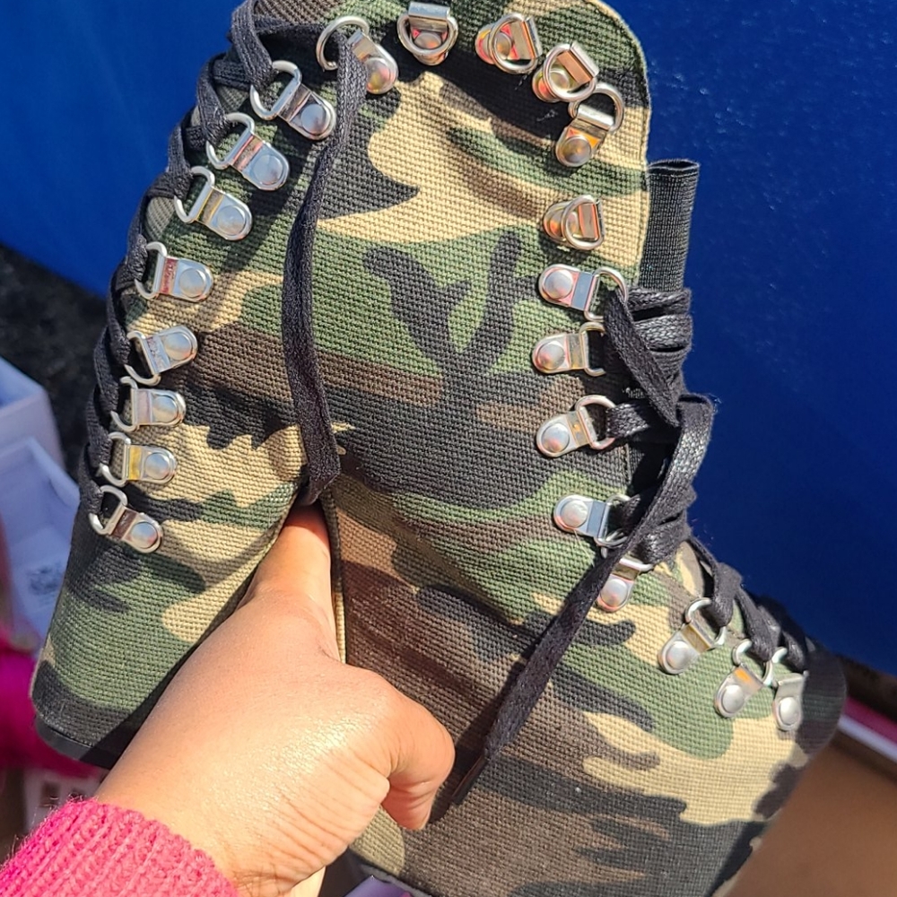 Army print bootie